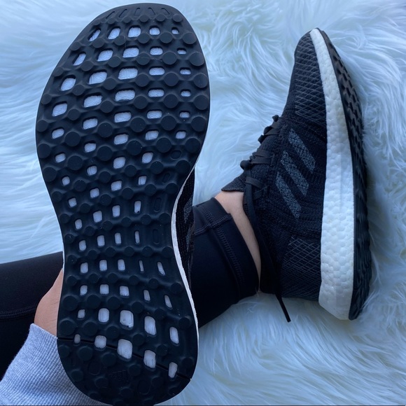 ADIDAS x BLACK & WHITE CLOUD BOOST RUNNING SHOES | Super Comfy & Great Condition - Picture 5 of 9